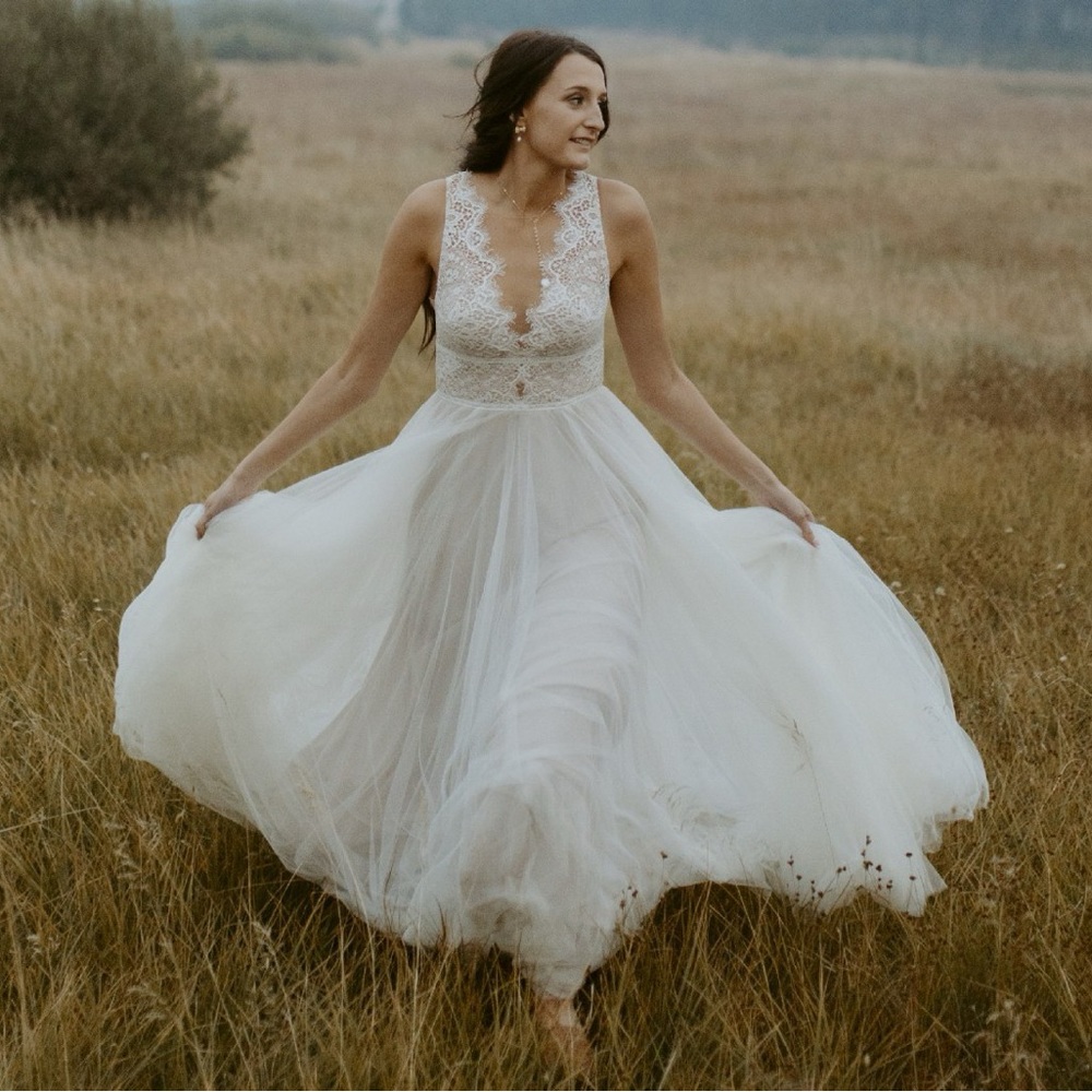 WILLOWBY Delena Ivory wedding dress sz 10 STYLE #54402
